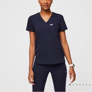 Figs navy blue set! Size x-small petite. Great condition.